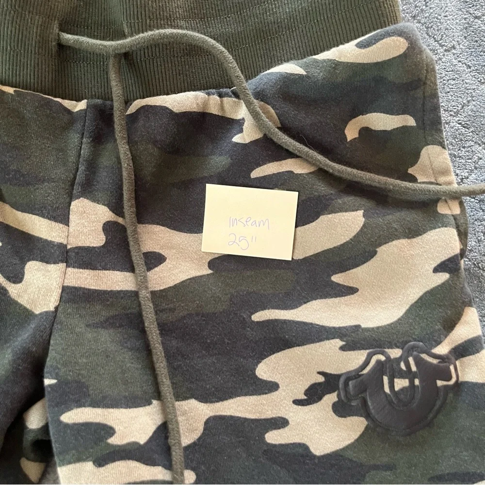 True Religion Green and Cream Jogger Sweatpants with Tapered Fit‎
